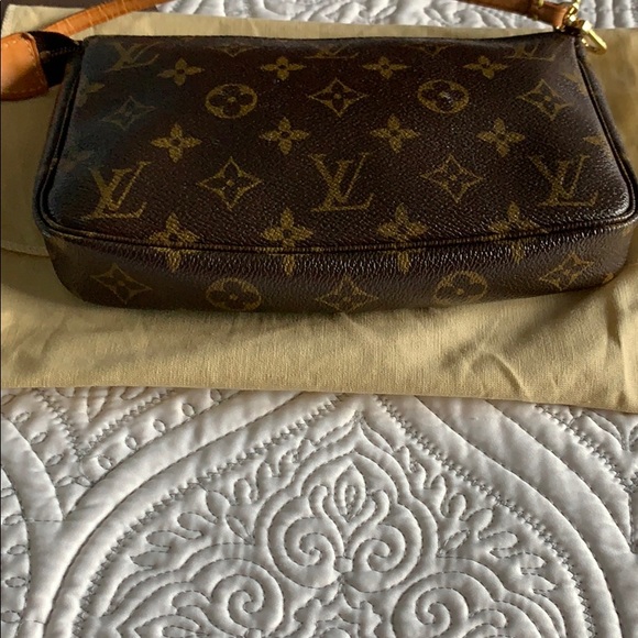 Louis Vuitton Mono Pochette Bag - Discontinued - Picture 6 of 11